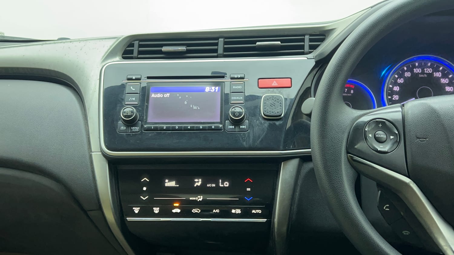 Used 2015 Honda City V Petrol Manual top_features Integrated (in-dash) music system