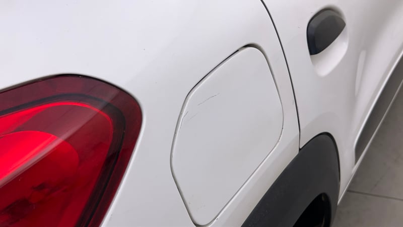Used 2016 Renault Kwid RXT Petrol Manual dents MINOR SCRATCH