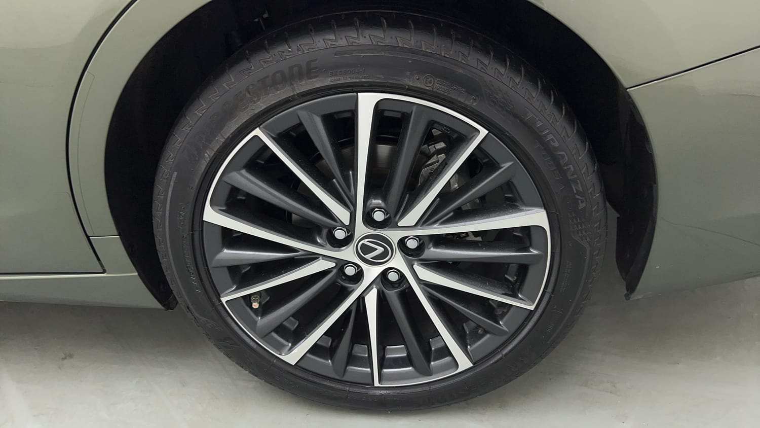2025 Lexus ES 300h Luxury-35