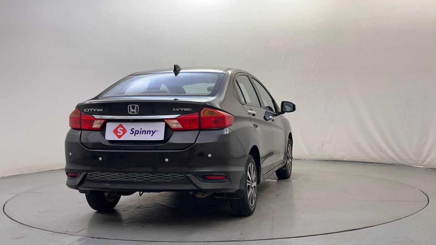 Used 2018 Honda City V Petrol Petrol Manual exterior RIGHT REAR CORNER VIEW