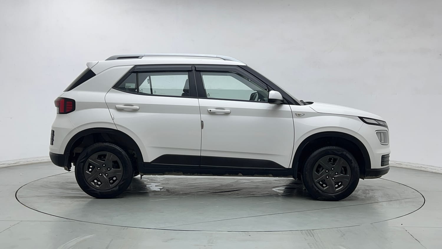Used 2025 Hyundai Venue S 1.2 Petrol Petrol Manual exterior RIGHT SIDE VIEW