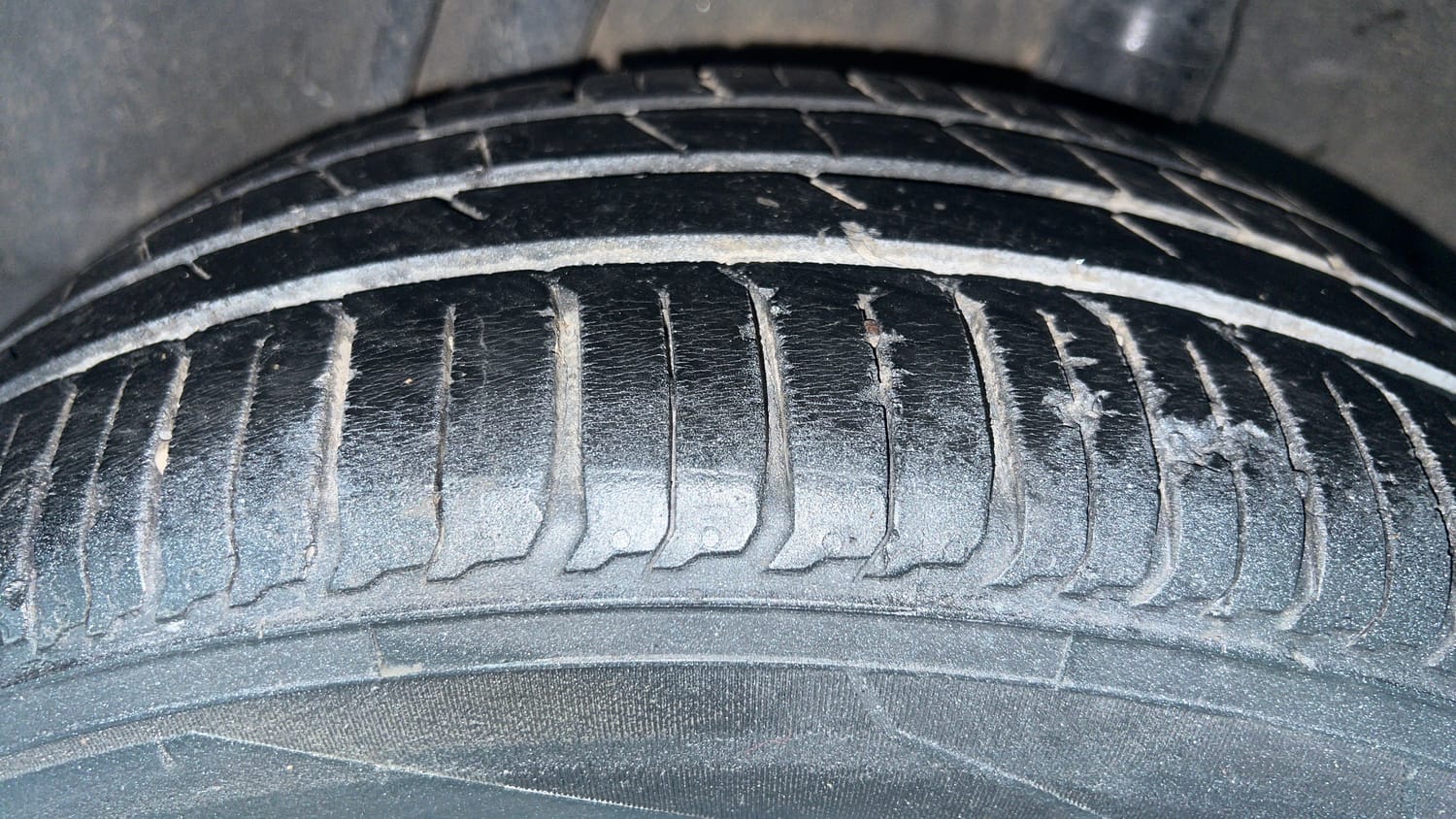 Used 2013 Honda City 1.5 S MT Petrol Manual tyres LEFT REAR TYRE TREAD VIEW