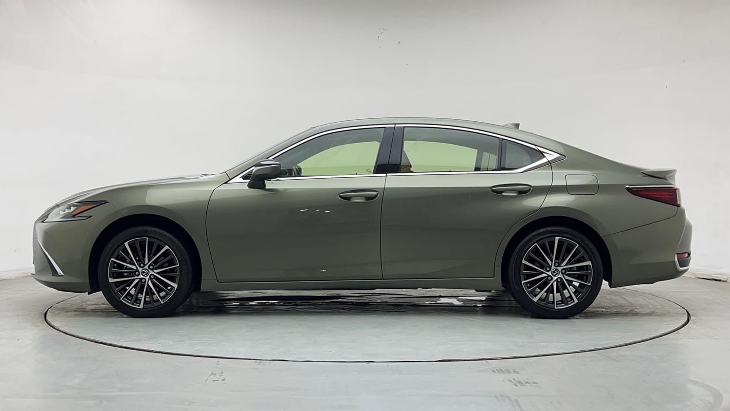 2025 Lexus ES 300h Luxury-1