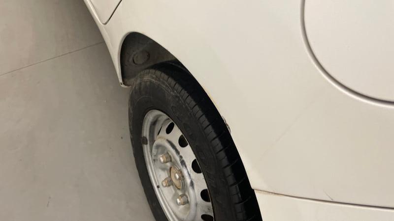 Used 2013 Hyundai Eon Era Petrol Manual dents MINOR SCRATCH
