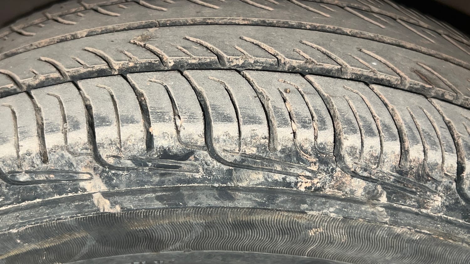 Used 2012 Maruti Suzuki Alto K10 LXi Petrol Manual tyres LEFT FRONT TYRE TREAD VIEW