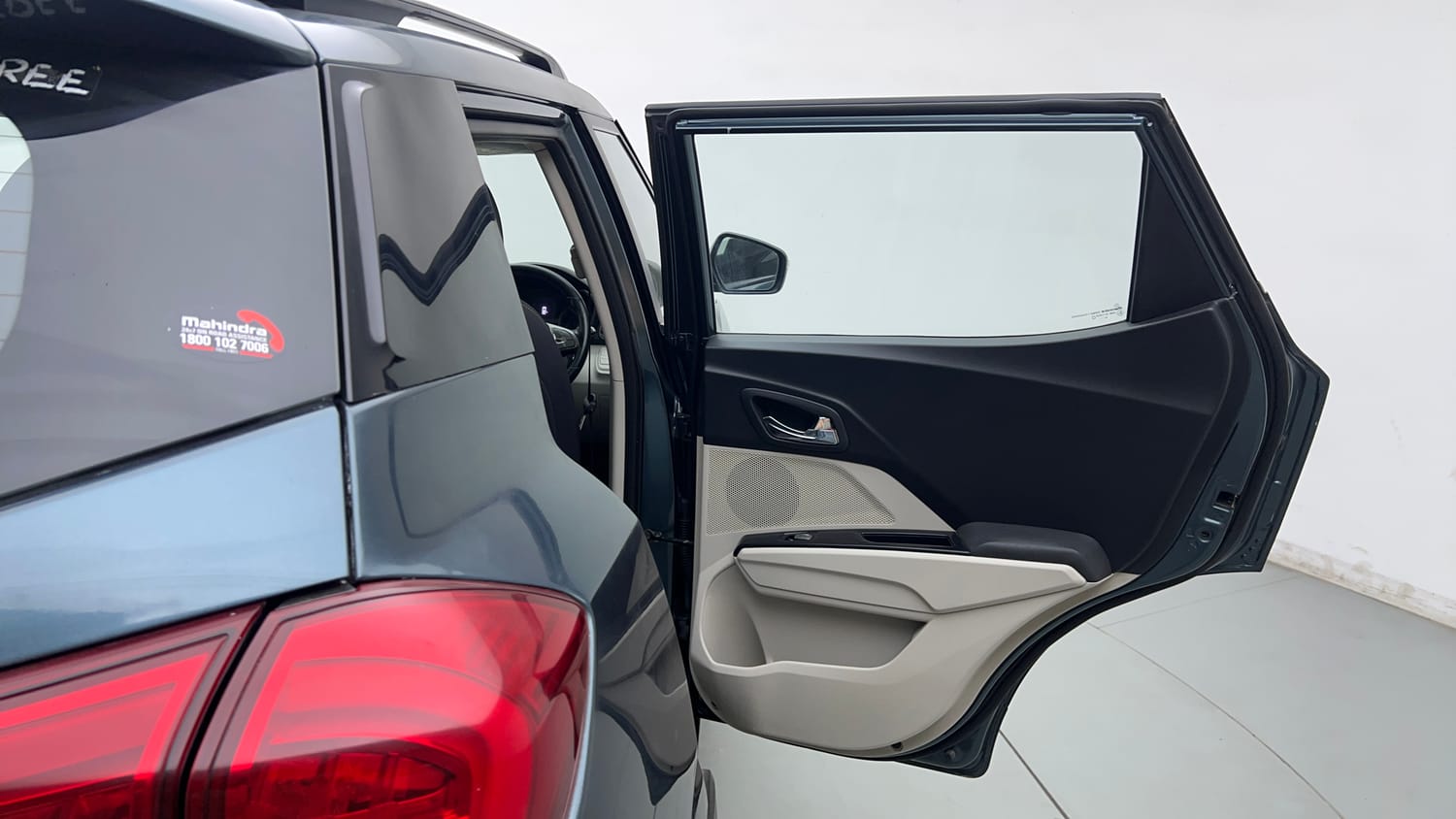 2020 Mahindra XUV 300 W8 1.2 Petrol-20