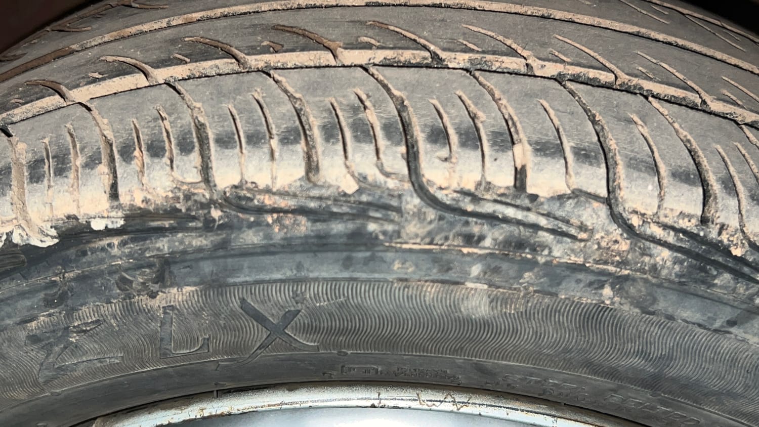 Used 2012 Maruti Suzuki Alto K10 LXi Petrol Manual tyres RIGHT FRONT TYRE TREAD VIEW