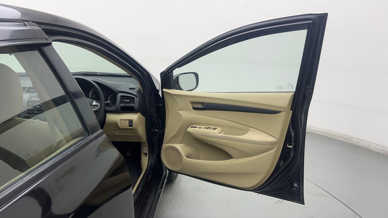Used 2013 Honda City 1.5 S MT Petrol Manual interior RIGHT FRONT DOOR OPEN VIEW