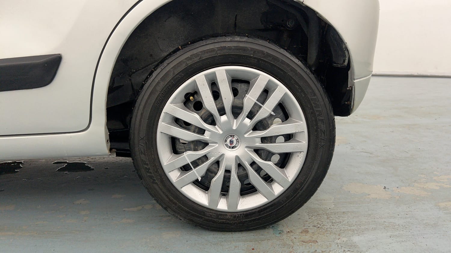 Used 2012 Maruti Suzuki Wagon R 1.0 VXi Petrol Manual tyres LEFT REAR TYRE RIM VIEW