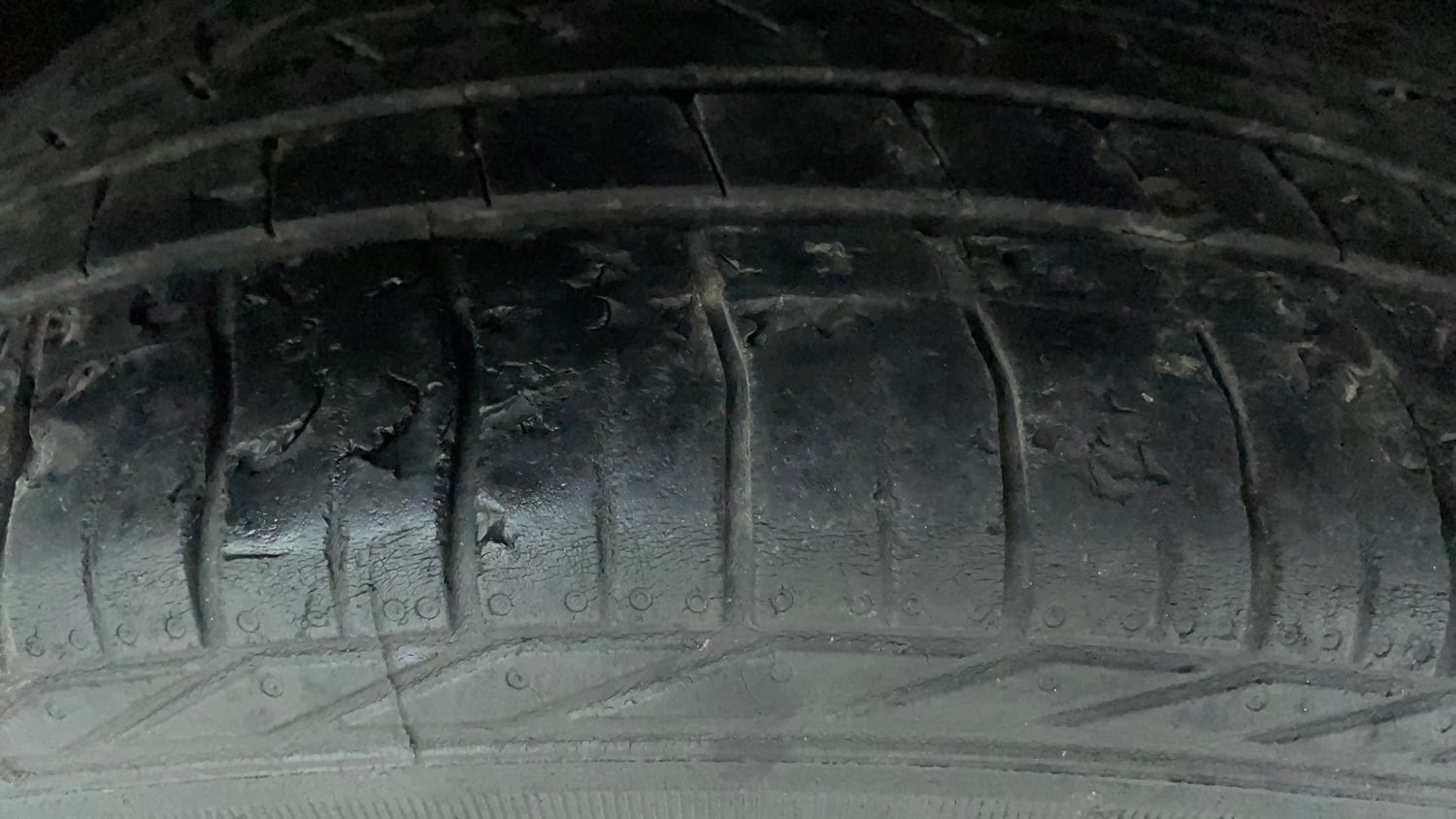 Used 2021 Tata Nexon XZA Plus (O) Dual Tone Petrol Automatic tyres RIGHT REAR TYRE TREAD VIEW