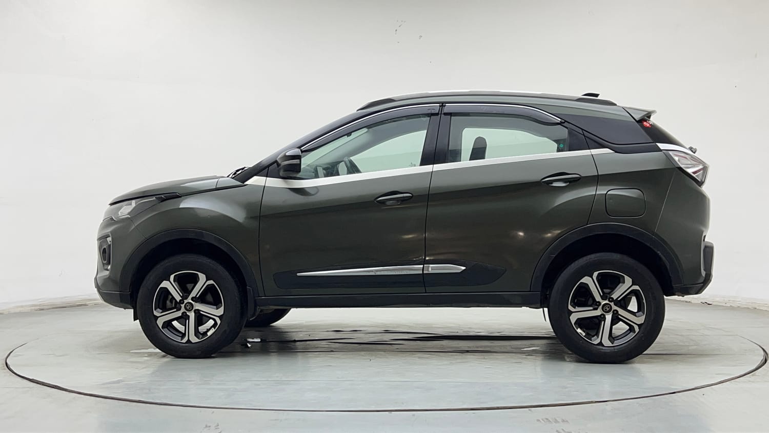 2022 Tata Nexon XZ Plus (HS)-1
