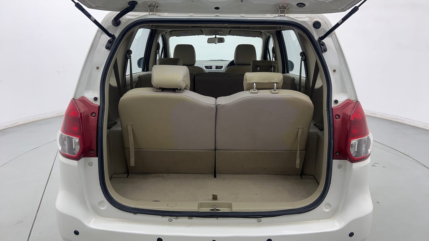 Used 2016 Maruti Suzuki Ertiga VXI Petrol Manual interior DICKY INSIDE VIEW