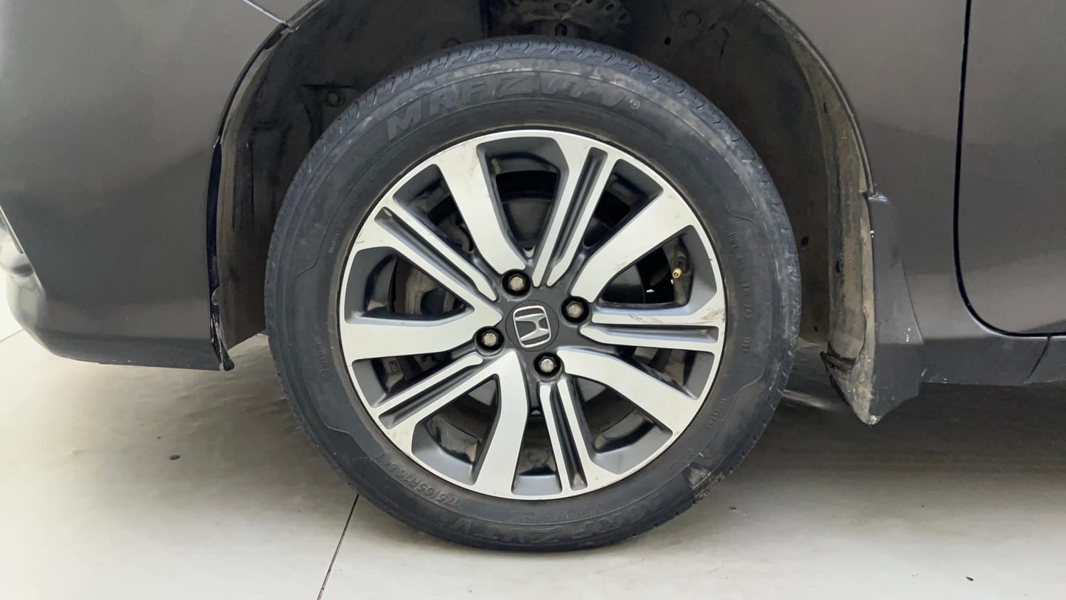 Used 2018 Honda City V Petrol Petrol Manual tyres LEFT FRONT TYRE RIM VIEW