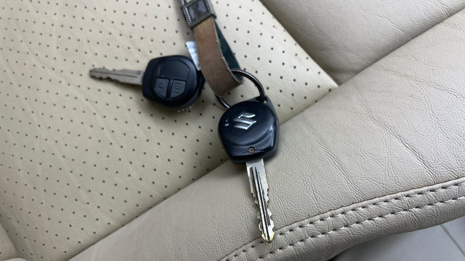 Used 2016 Maruti Suzuki Ertiga VXI Petrol Manual extra CAR KEY VIEW