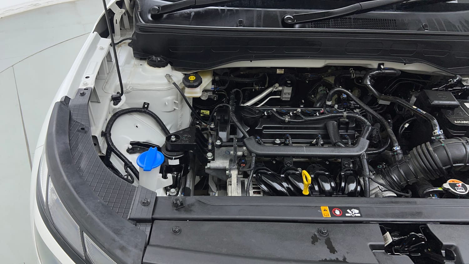 Used 2025 Hyundai Venue S 1.2 Petrol Petrol Manual engine ENGINE RIGHT SIDE VIEW