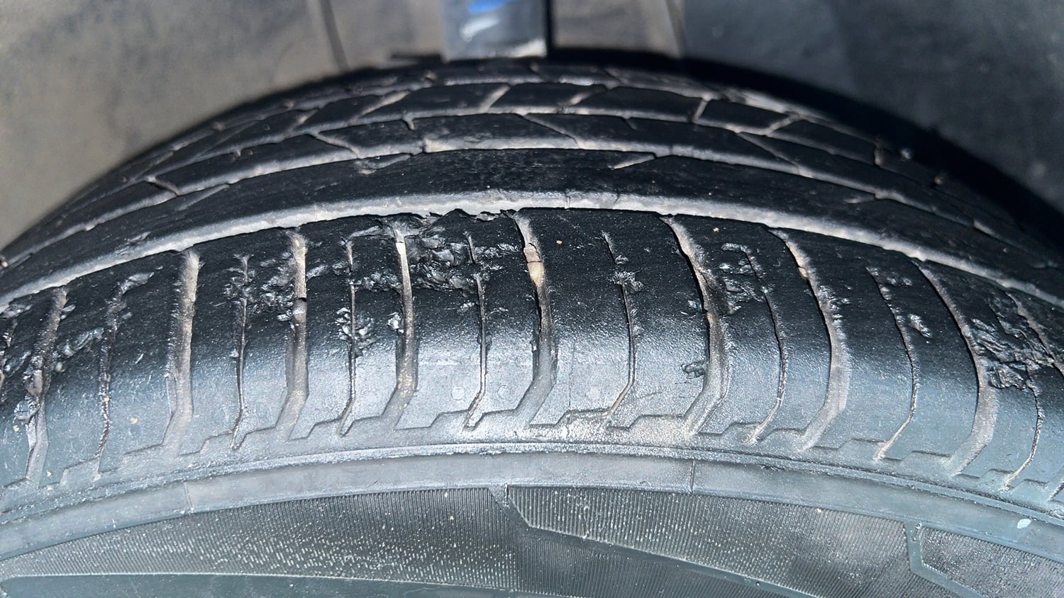 Used 2022 Hyundai i20 N Line N8 1.0 Turbo DCT Petrol Automatic tyres RIGHT FRONT TYRE TREAD VIEW