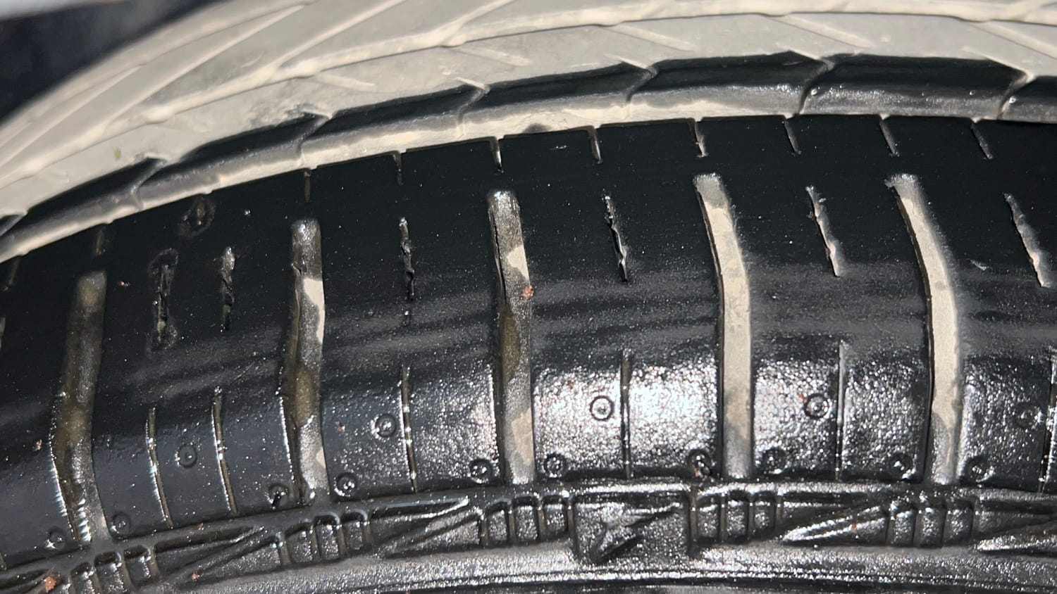 Used 2021 Tata Tiago XZ Petrol Manual tyres RIGHT FRONT TYRE TREAD VIEW