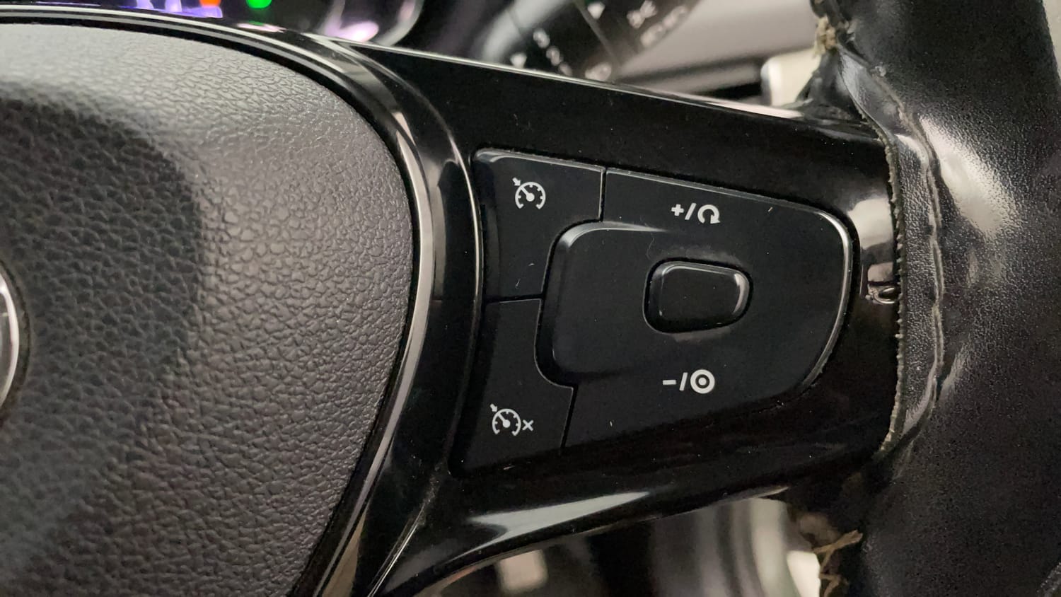 Used 2021 Tata Nexon XZA Plus (O) Dual Tone Petrol Automatic top_features Cruise control