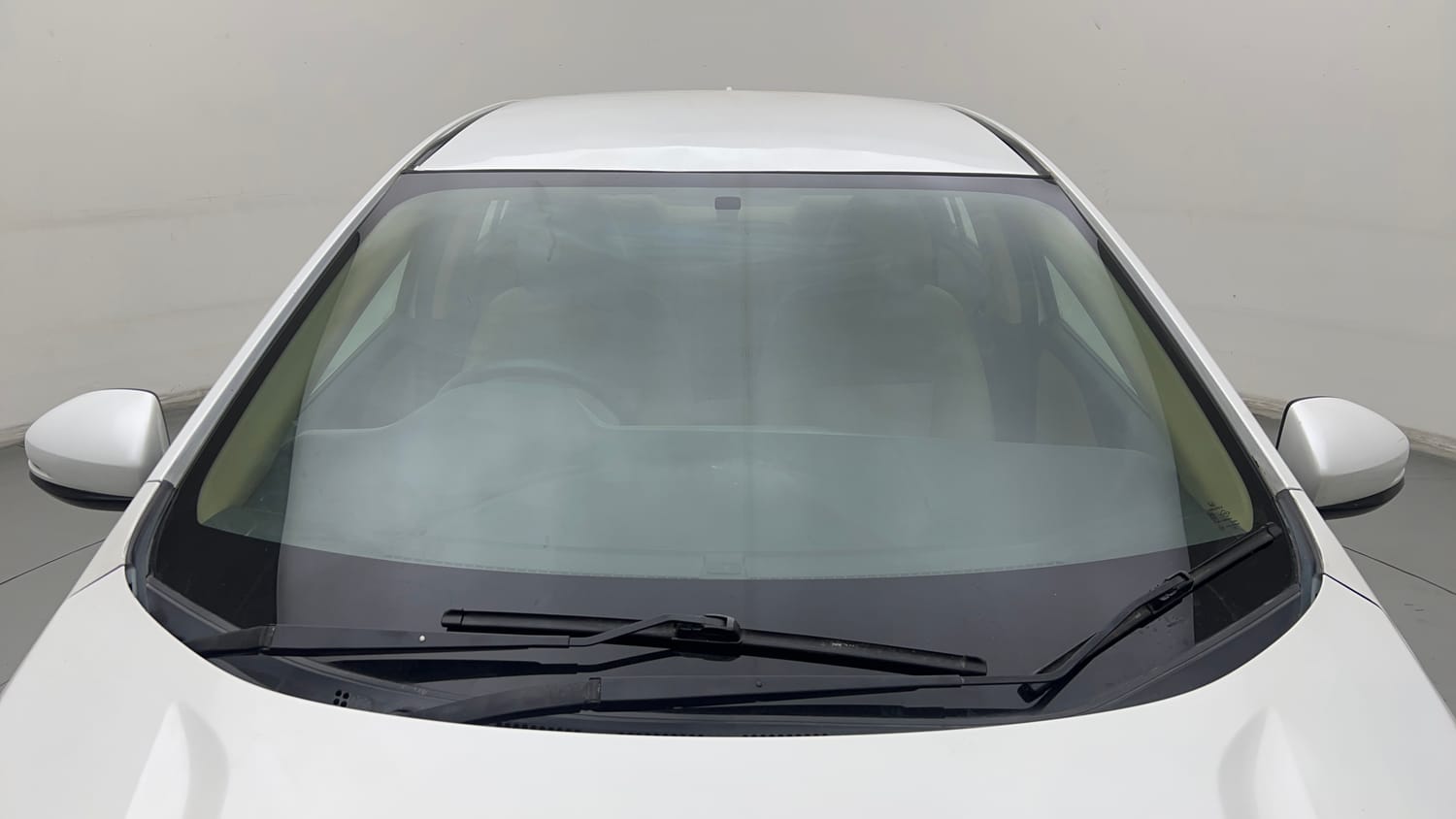 Used 2015 Honda City V Petrol Manual exterior FRONT WINDSHIELD VIEW