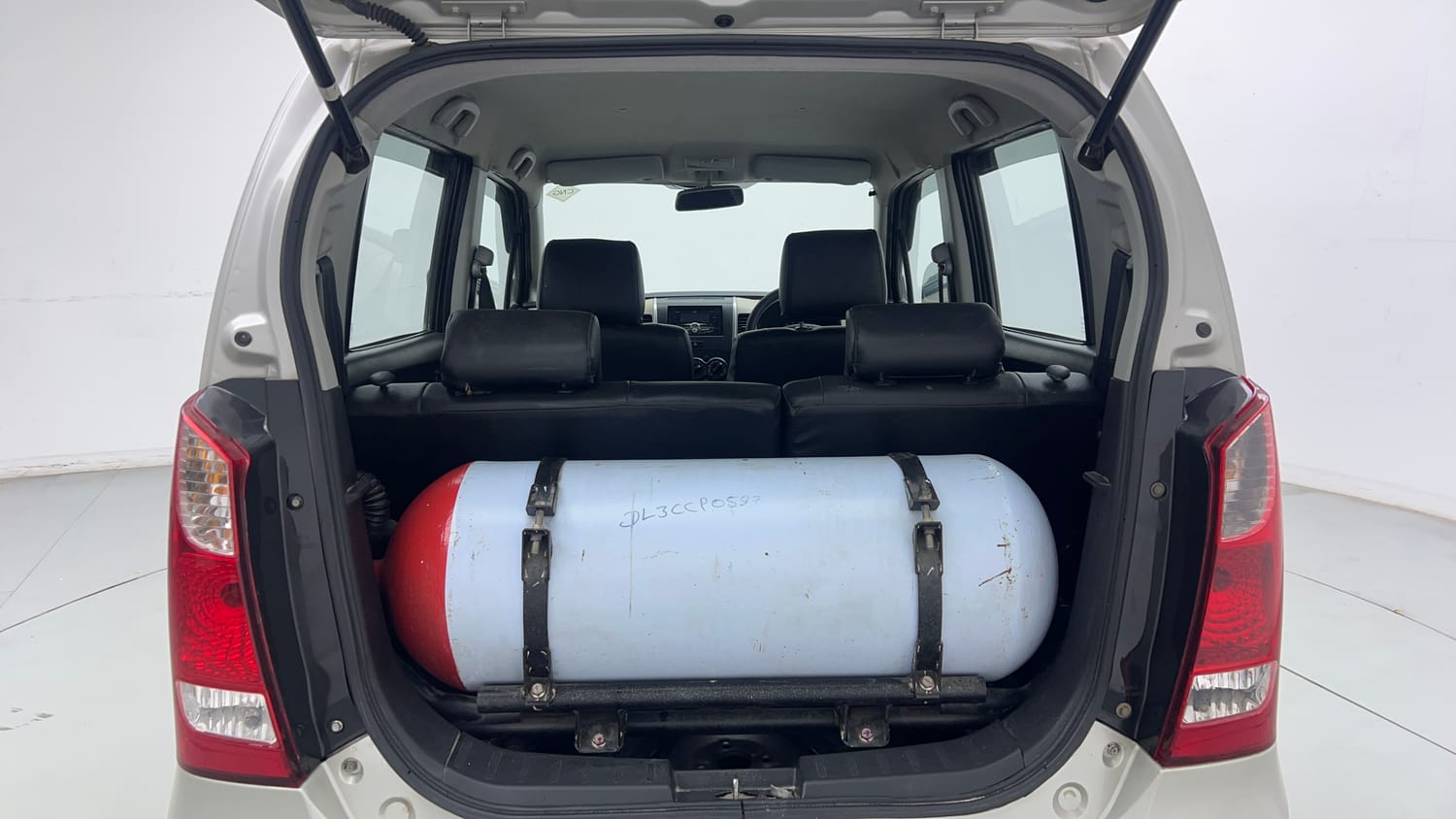 Used 2018 Maruti Suzuki Wagon R LXI CNG Cng Manual interior DICKY INSIDE VIEW