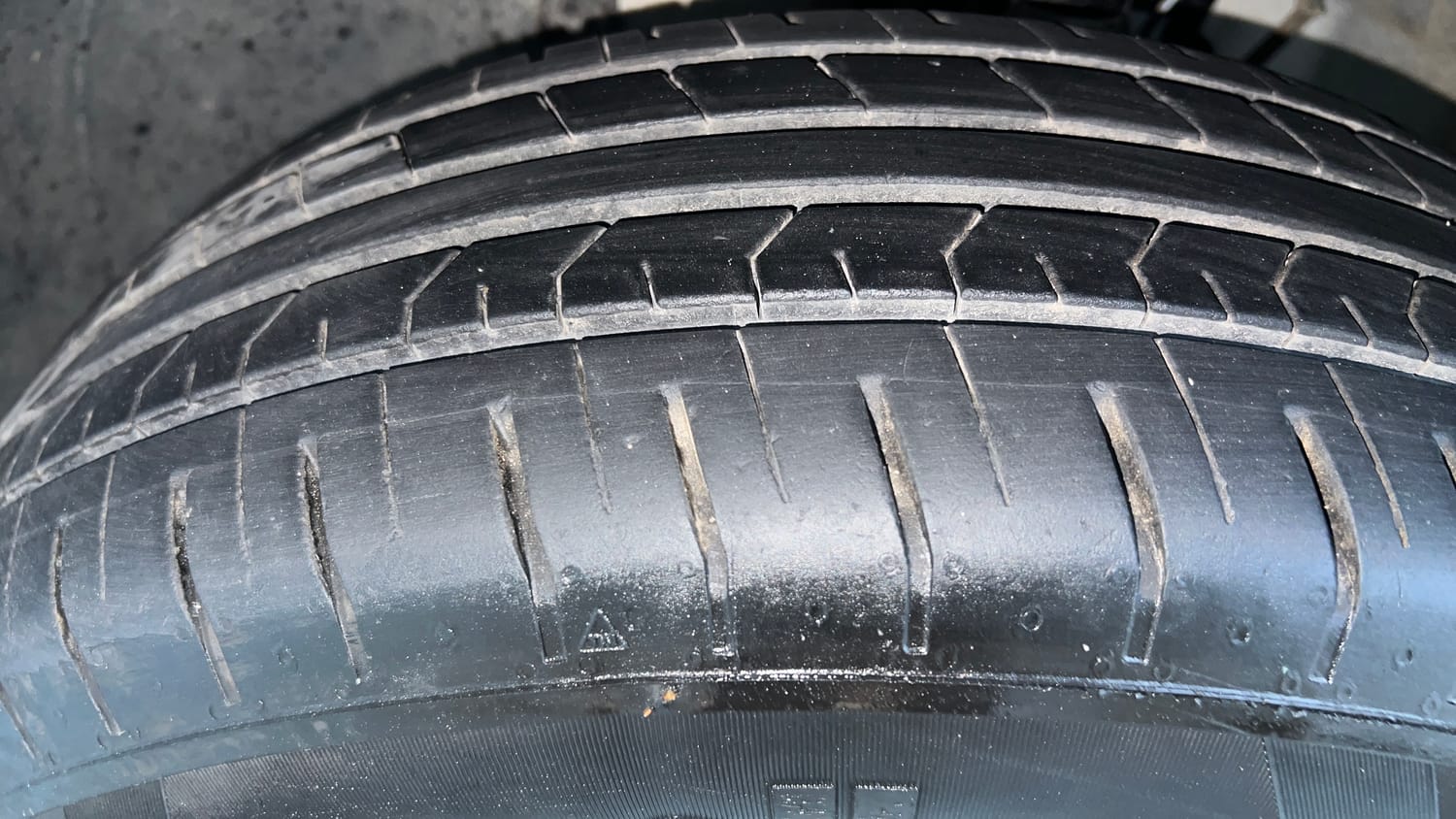 Used 2025 Hyundai Venue S 1.2 Petrol Petrol Manual tyres LEFT FRONT TYRE TREAD VIEW