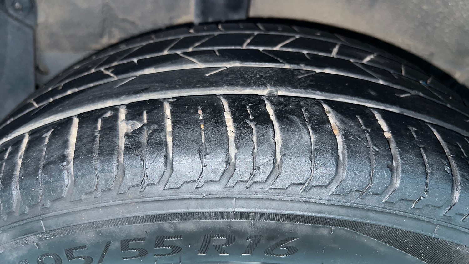 Used 2022 Hyundai i20 N Line N8 1.0 Turbo DCT Petrol Automatic tyres RIGHT REAR TYRE TREAD VIEW