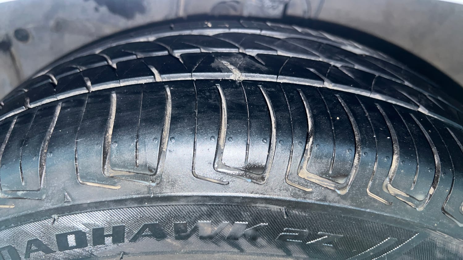 Used 2015 Honda City V Petrol Manual tyres LEFT FRONT TYRE TREAD VIEW