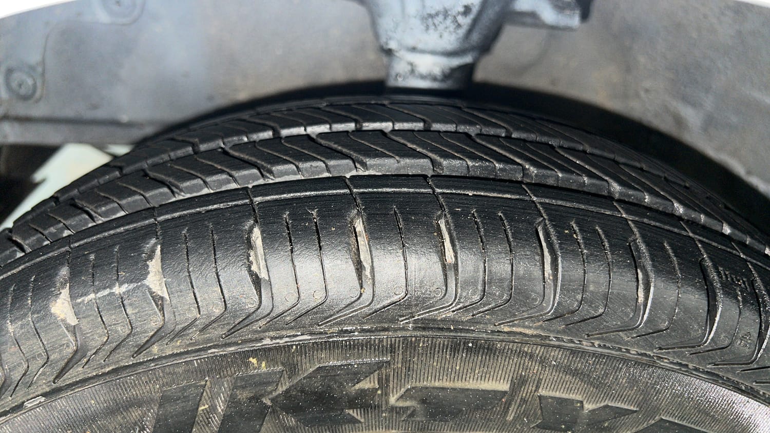 Used 2016 Hyundai Eon Era + Petrol Manual tyres LEFT FRONT TYRE TREAD VIEW
