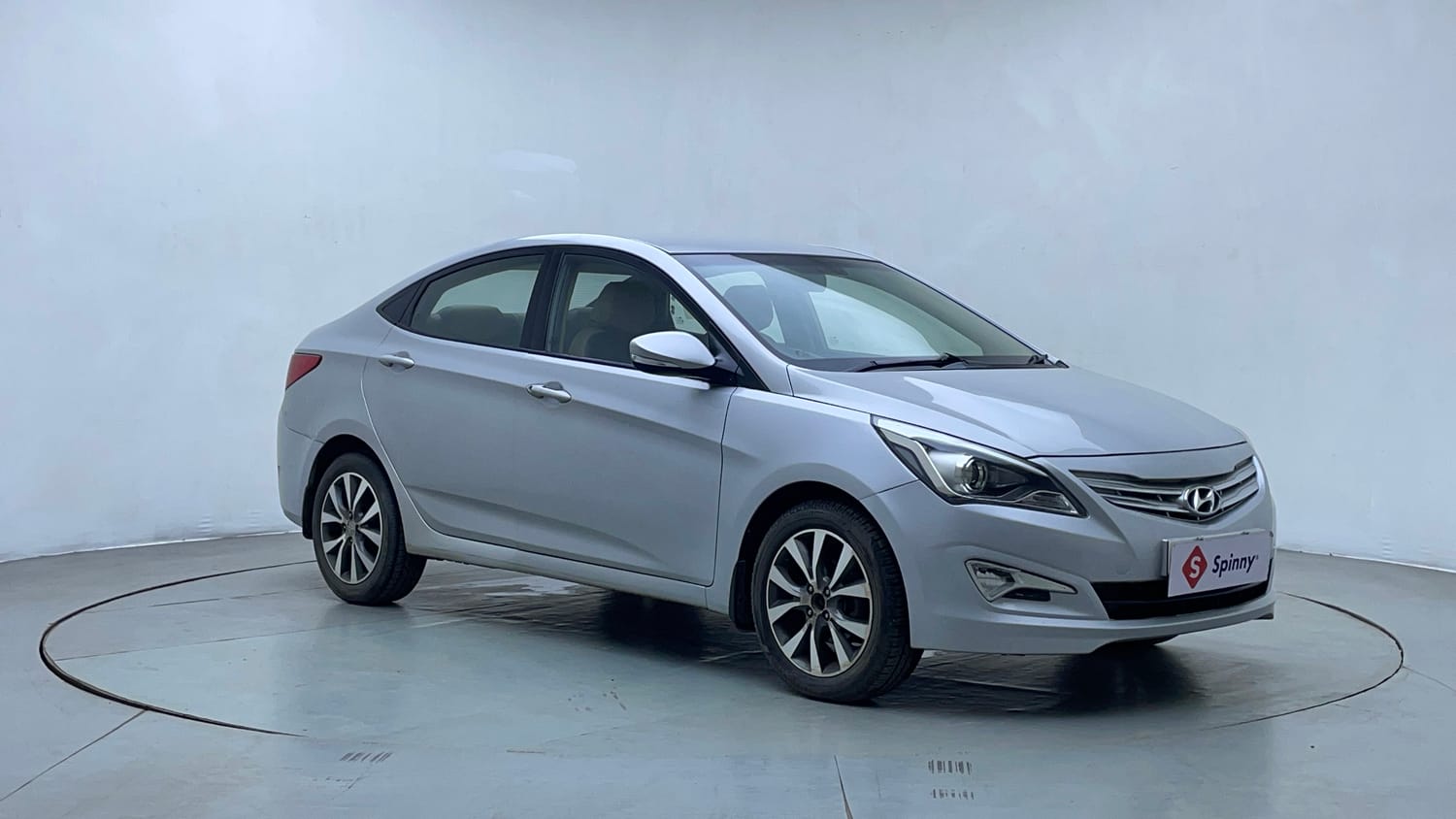 Used 2017 Hyundai Verna 1.6 VTVT SX AT Petrol Automatic exterior RIGHT FRONT CORNER VIEW