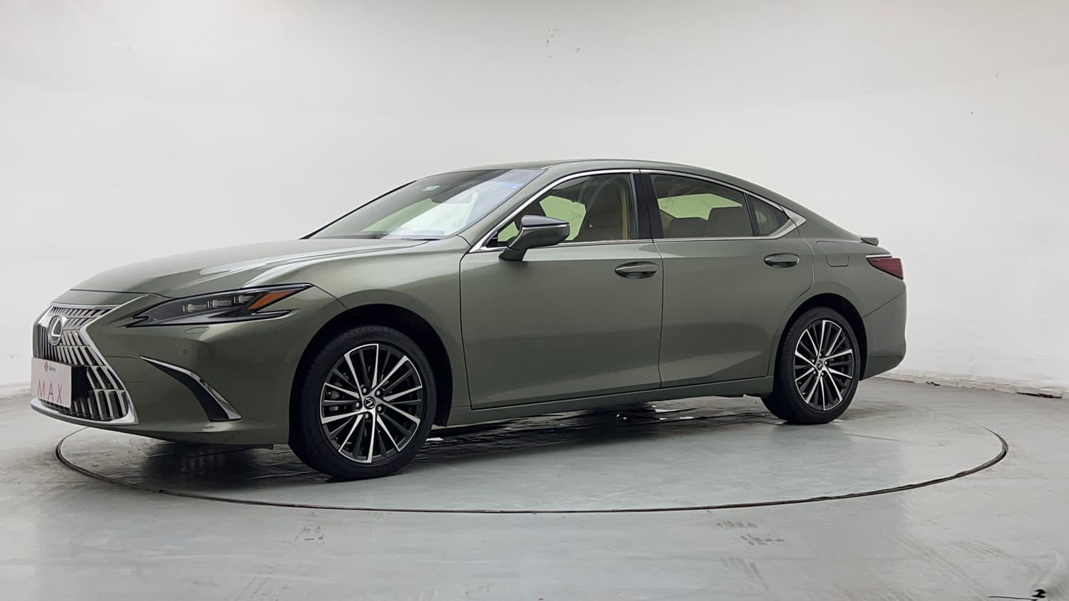 2025 Lexus ES 300h Luxury