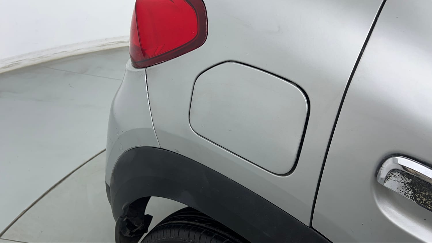 2016 Renault Kwid 1.0 RXT-48
