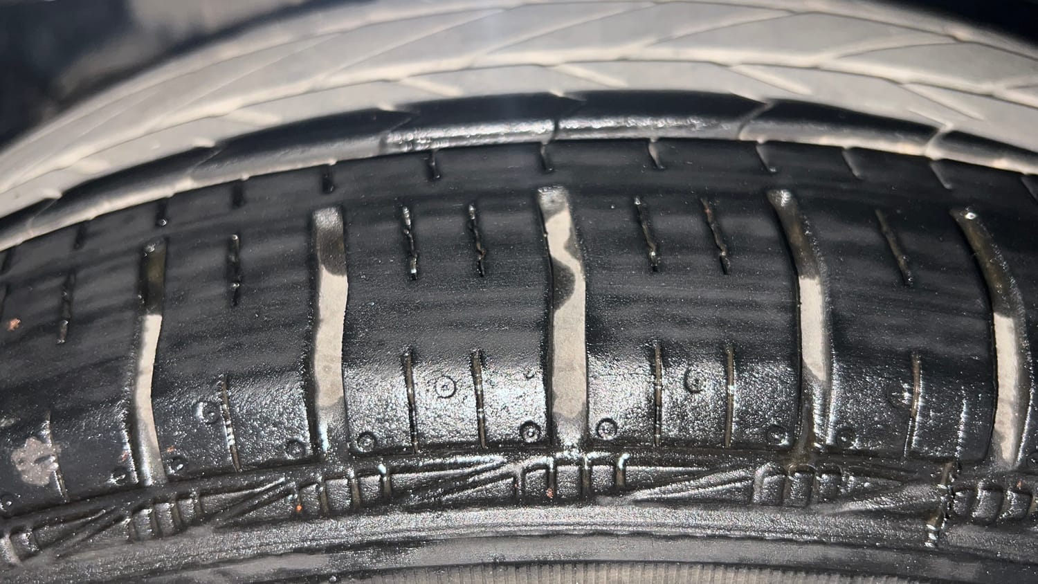 Used 2021 Tata Tiago XZ Petrol Manual tyres LEFT FRONT TYRE TREAD VIEW
