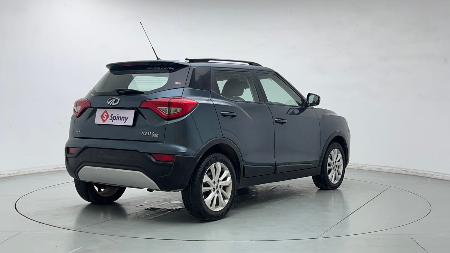 2020 Mahindra XUV 300 W8 1.2 Petrol-4