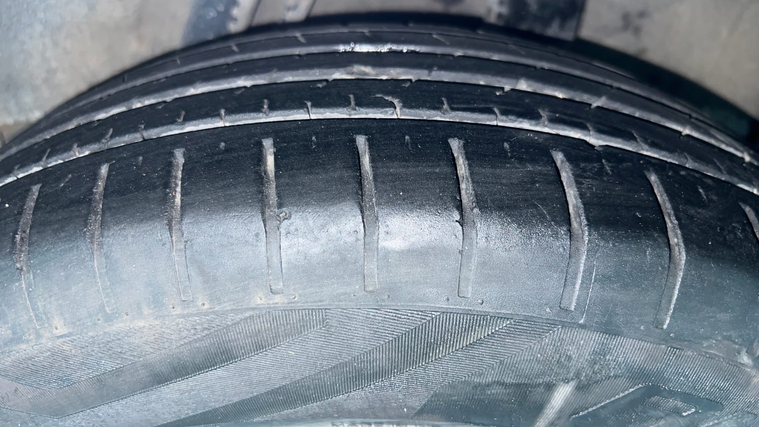 Used 2015 Honda City V Petrol Manual tyres LEFT REAR TYRE TREAD VIEW