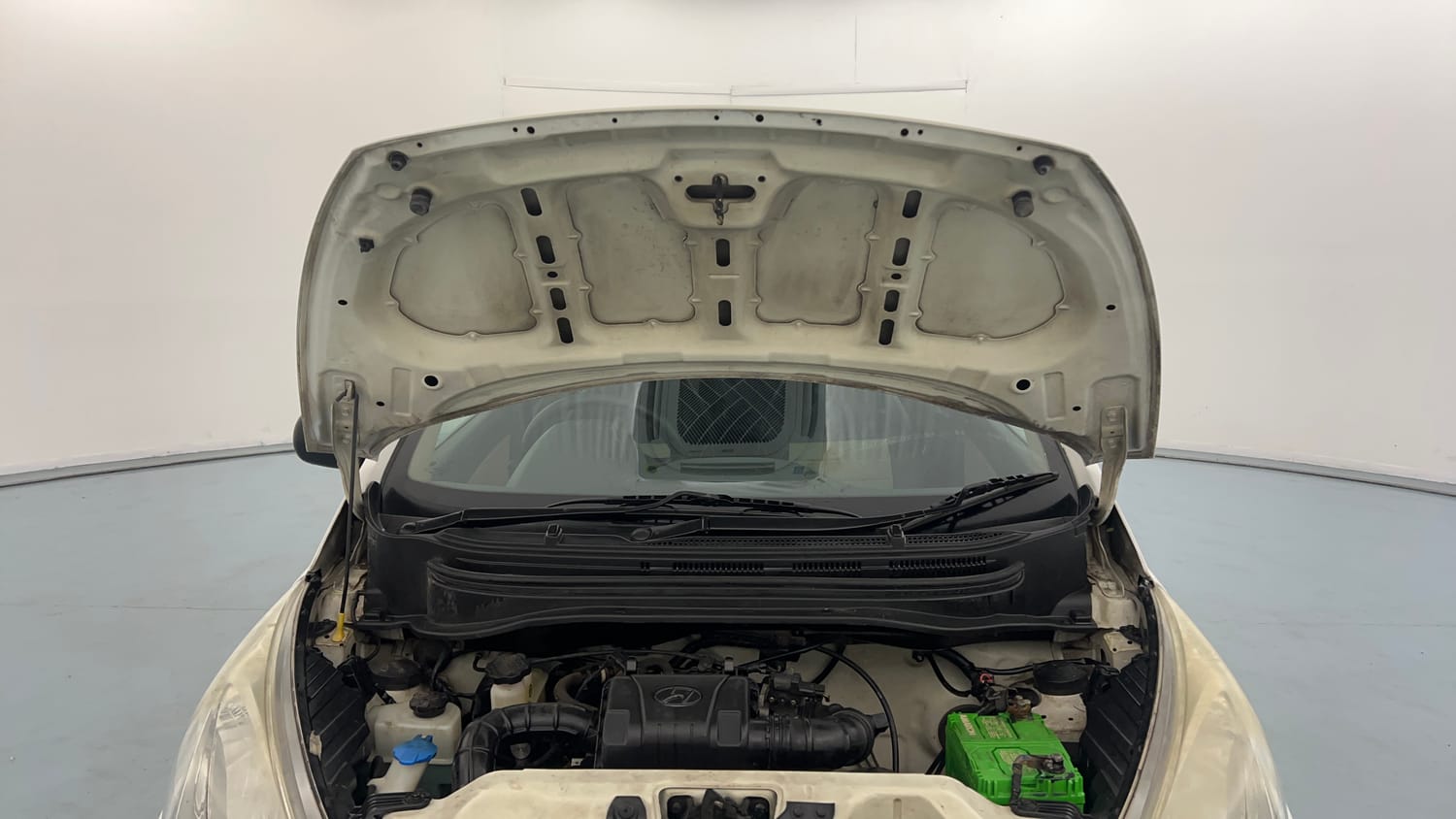Used 2016 Hyundai Eon Era + Petrol Manual engine ENGINE & BONNET OPEN FRONT VIEW
