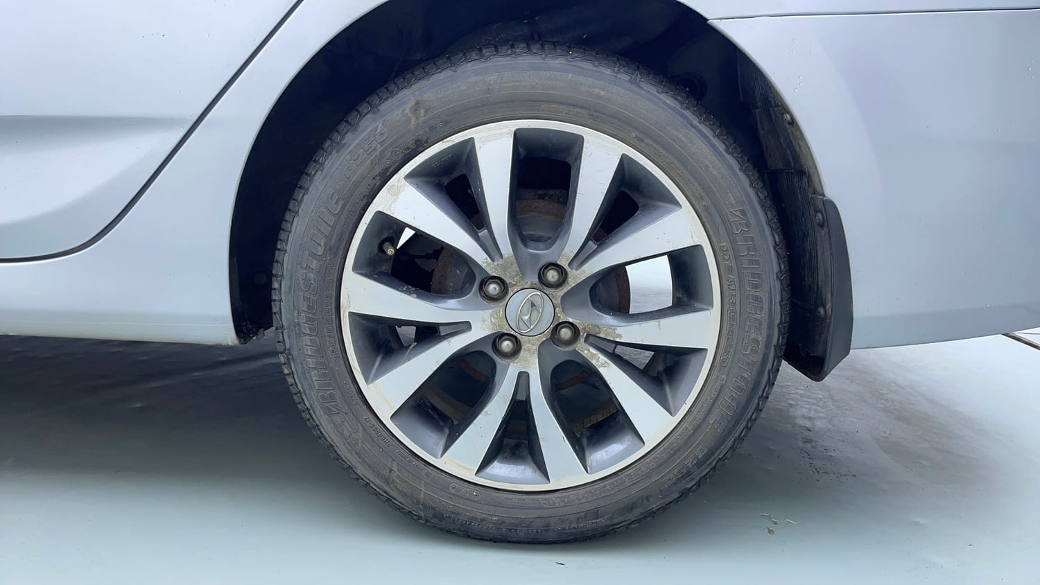 Used 2017 Hyundai Verna 1.6 VTVT SX AT Petrol Automatic tyres LEFT REAR TYRE RIM VIEW