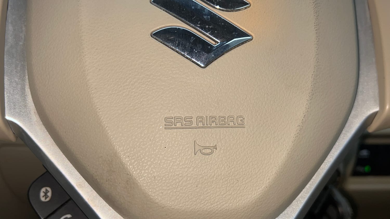Used 2016 Maruti Suzuki Ertiga VXI Petrol Manual top_features Airbags