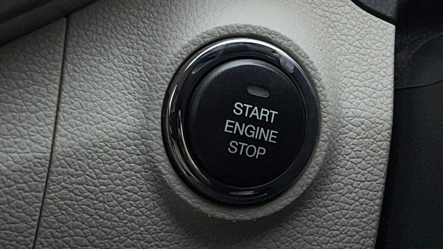 2020 Mahindra XUV 300 W8 1.2 Petrol-42