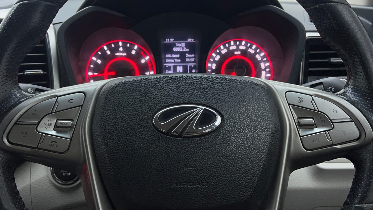 2020 Mahindra XUV 300 W8 1.2 Petrol-41