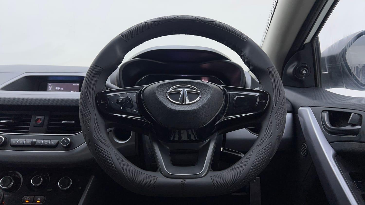 Used 2022 Tata Nexon XM (S) Diesel Diesel Manual interior STEERING VIEW