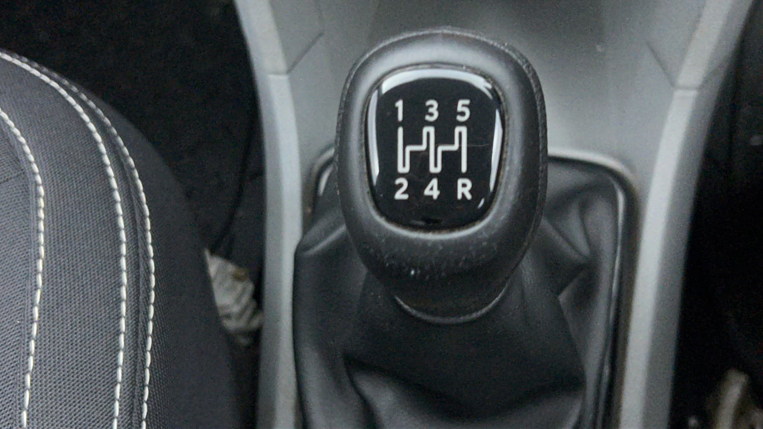 Used 2021 Tata Tiago XZ Petrol Manual interior GEAR  KNOB VIEW