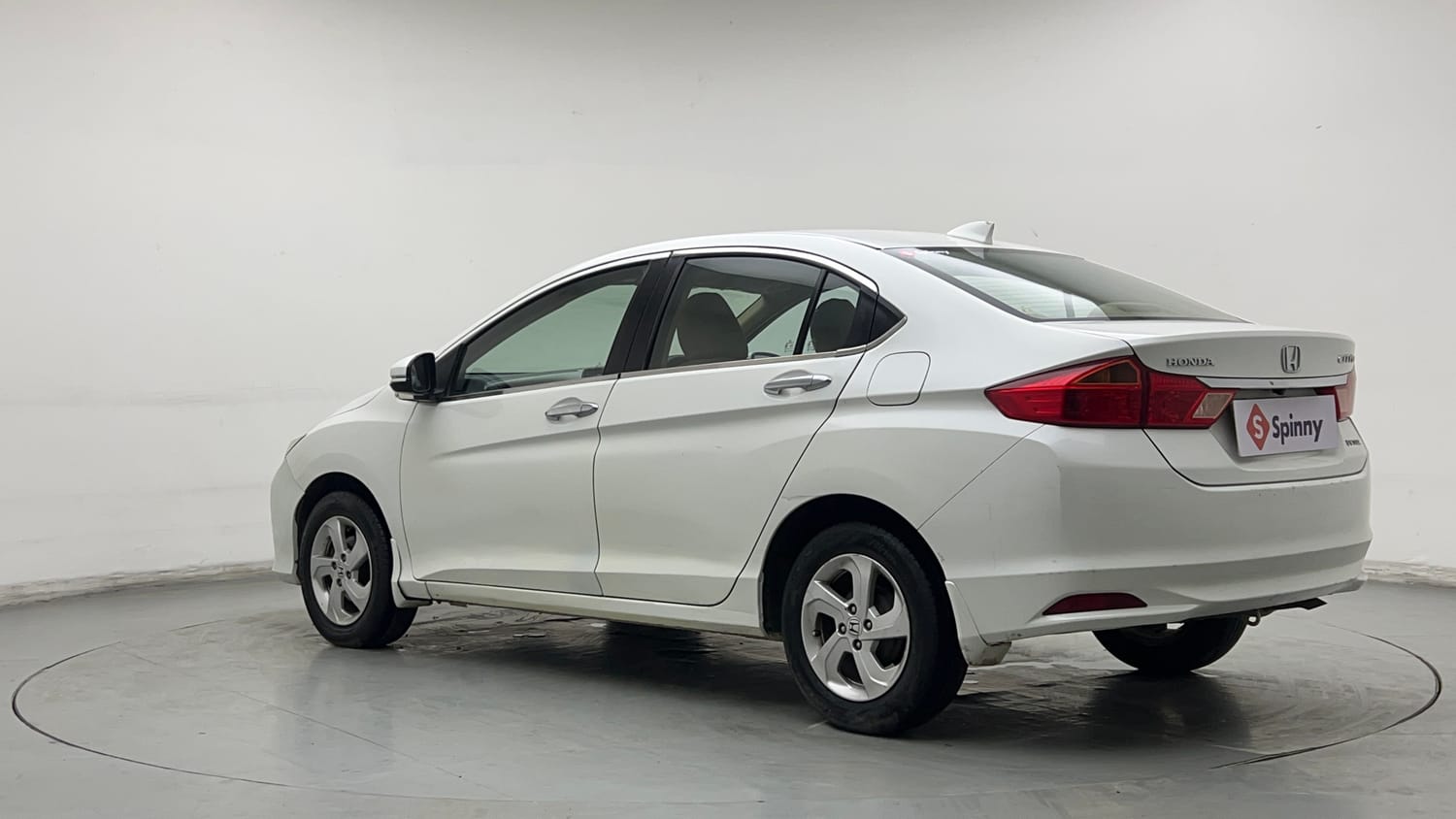 Used 2015 Honda City V Petrol Manual exterior LEFT REAR CORNER VIEW