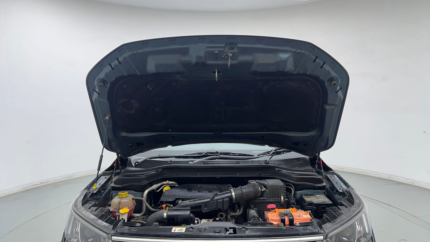 2020 Mahindra XUV 300 W8 1.2 Petrol-27