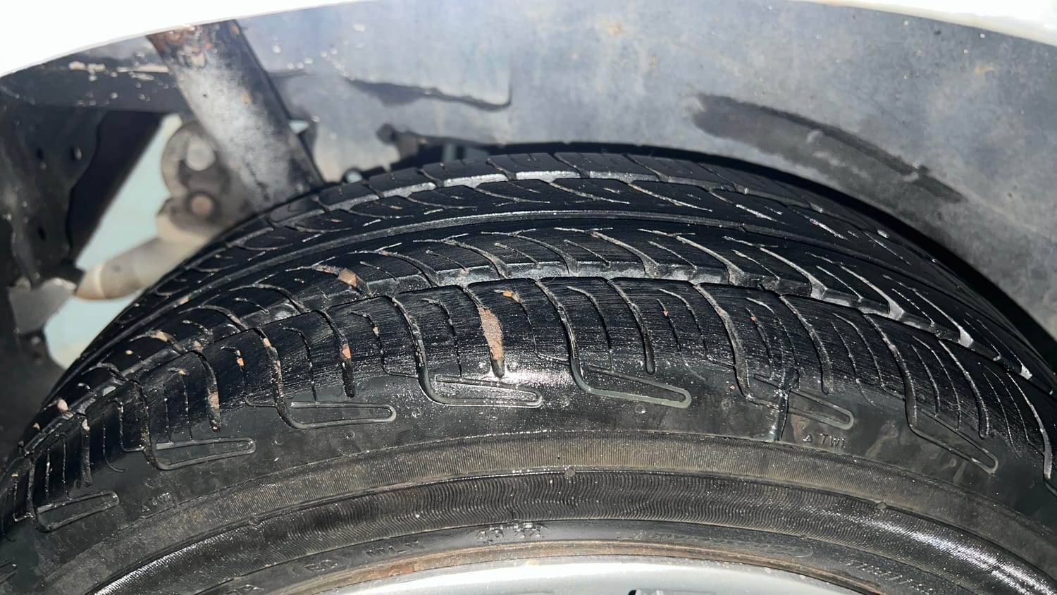 Used 2012 Maruti Suzuki Wagon R 1.0 VXi Petrol Manual tyres RIGHT REAR TYRE TREAD VIEW