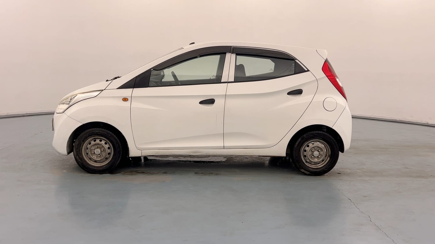 Used 2016 Hyundai Eon Era + Petrol Manual exterior LEFT SIDE VIEW