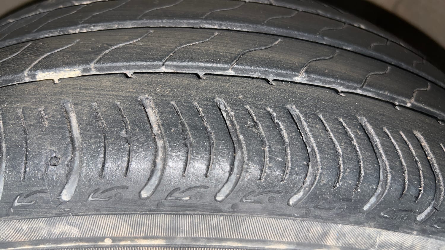 Used 2018 Honda City V Petrol Petrol Manual tyres LEFT FRONT TYRE TREAD VIEW