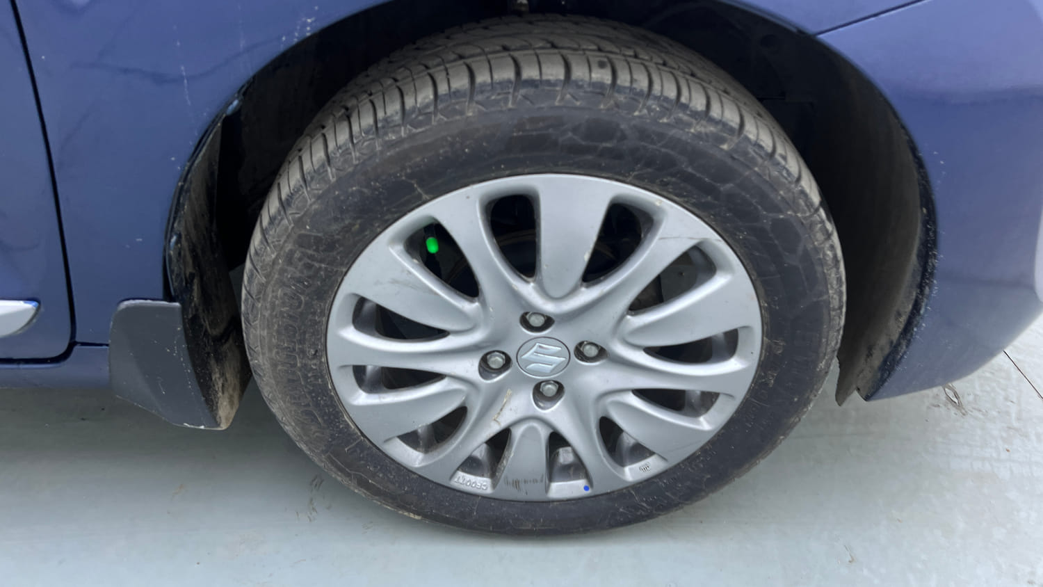 Used 2018 Maruti Suzuki Baleno Zeta 1.2 Petrol Manual tyres RIGHT FRONT TYRE RIM VIEW