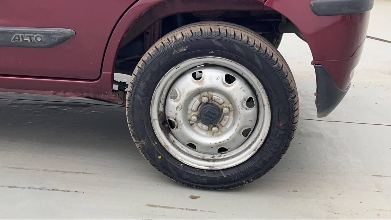 Used 2012 Maruti Suzuki Alto K10 LXi Petrol Manual tyres LEFT REAR TYRE RIM VIEW