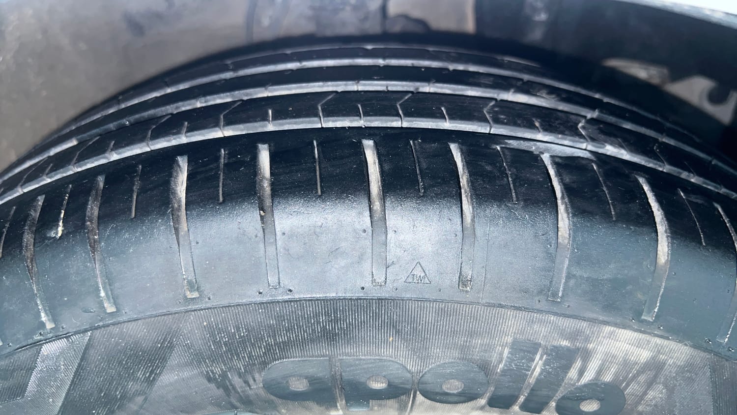 Used 2015 Honda City V Petrol Manual tyres RIGHT FRONT TYRE TREAD VIEW