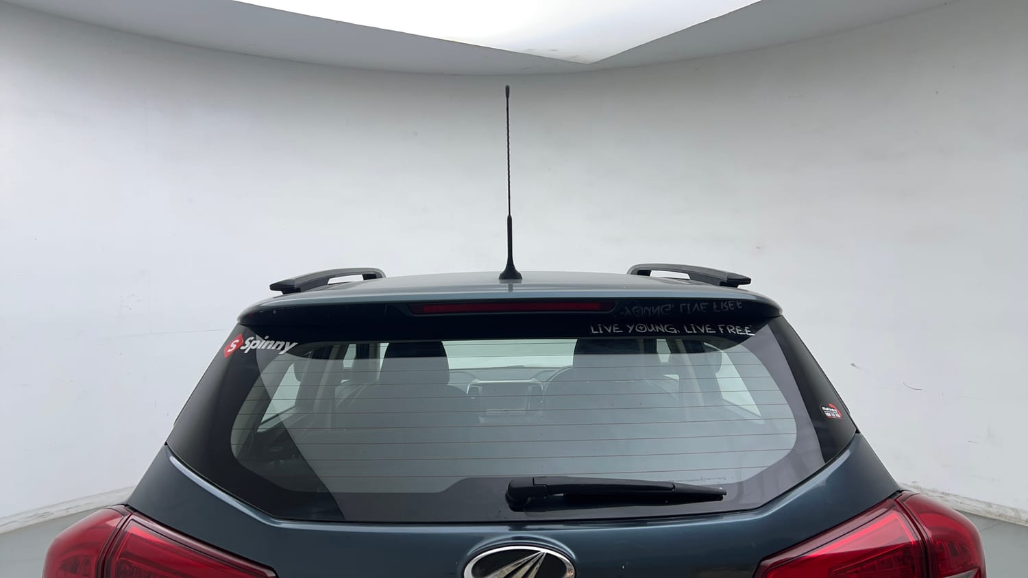 2020 Mahindra XUV 300 W8 1.2 Petrol-9